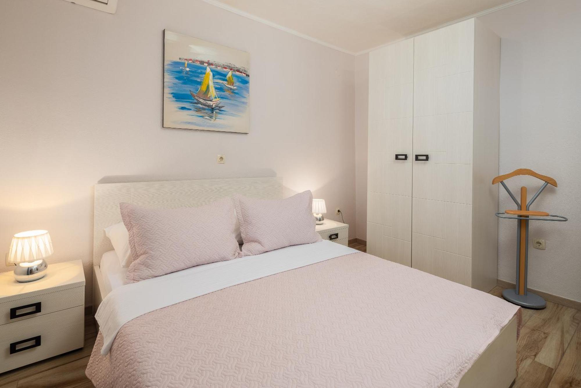 Perla Apartment - 2 Min To The Beach & Free Parking 马卡尔斯卡 外观 照片