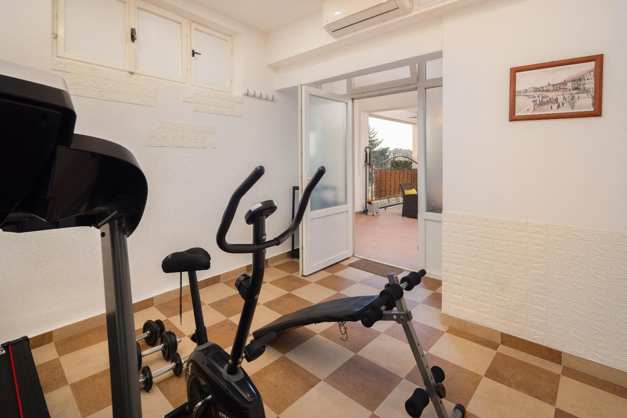 Perla Apartment - 2 Min To The Beach & Free Parking 马卡尔斯卡 外观 照片