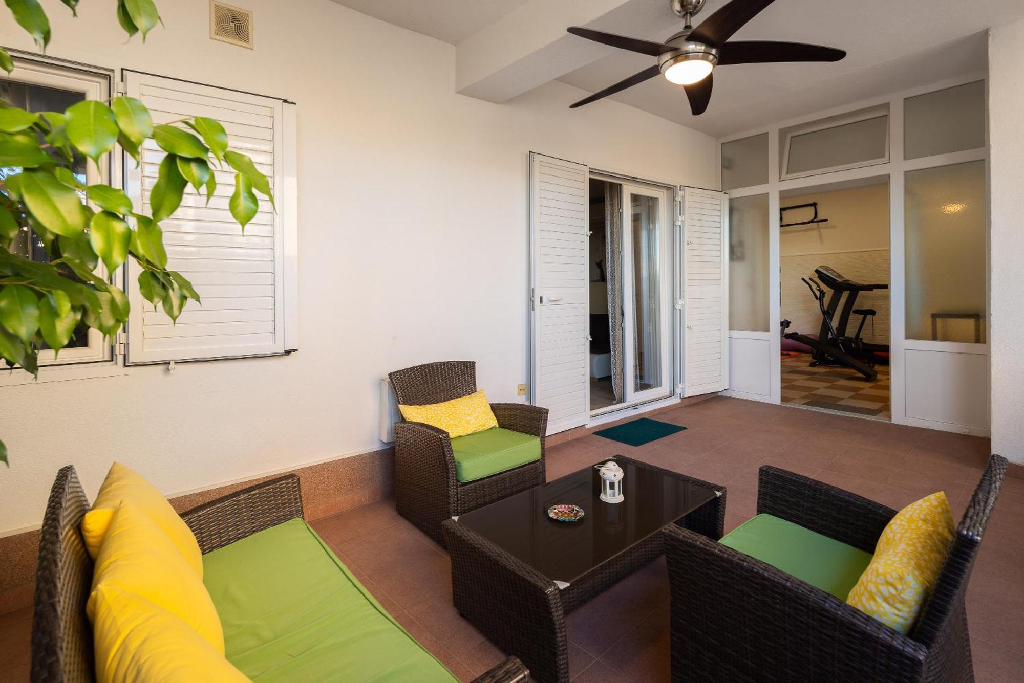 Perla Apartment - 2 Min To The Beach & Free Parking 马卡尔斯卡 外观 照片