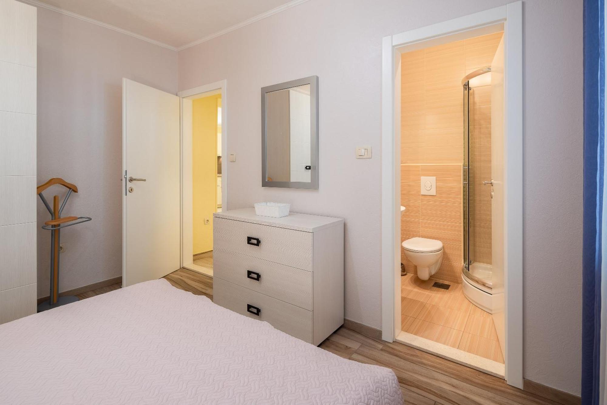 Perla Apartment - 2 Min To The Beach & Free Parking 马卡尔斯卡 外观 照片