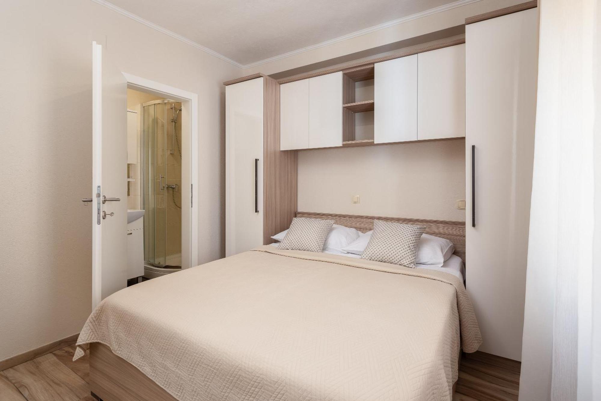 Perla Apartment - 2 Min To The Beach & Free Parking 马卡尔斯卡 外观 照片